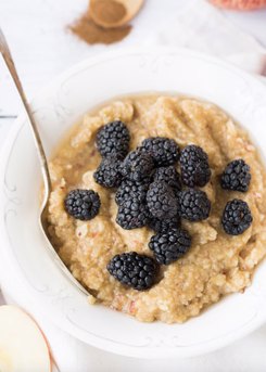 Banana Oatmeal With Blackberries